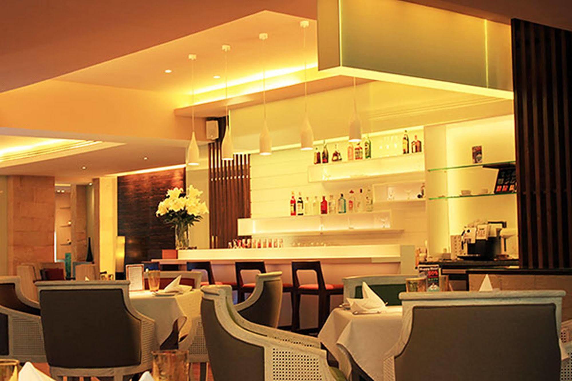 St. James Hotel Bangkok Esterno foto
